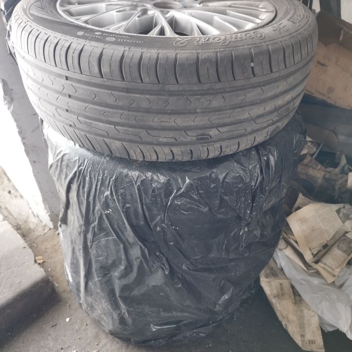 Продам резину с дисками ,стояли тоуто-50