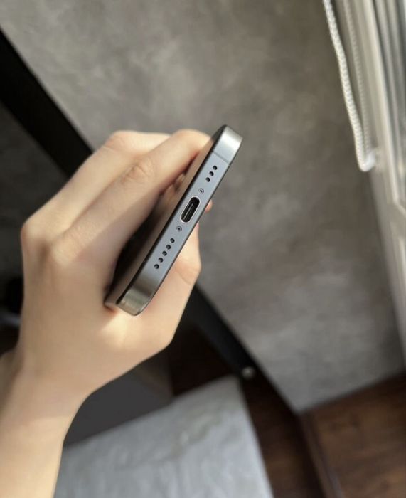 iPhone 15 Pro 256Gb с гарантией