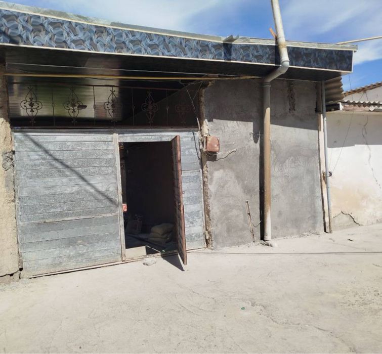 Navoiyda hovli sotiladi 3sotix qolganini telda gaplashamz