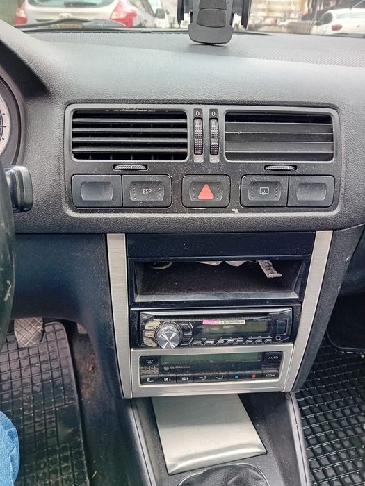 Vand Vw Bora 1,6 benzina 2002