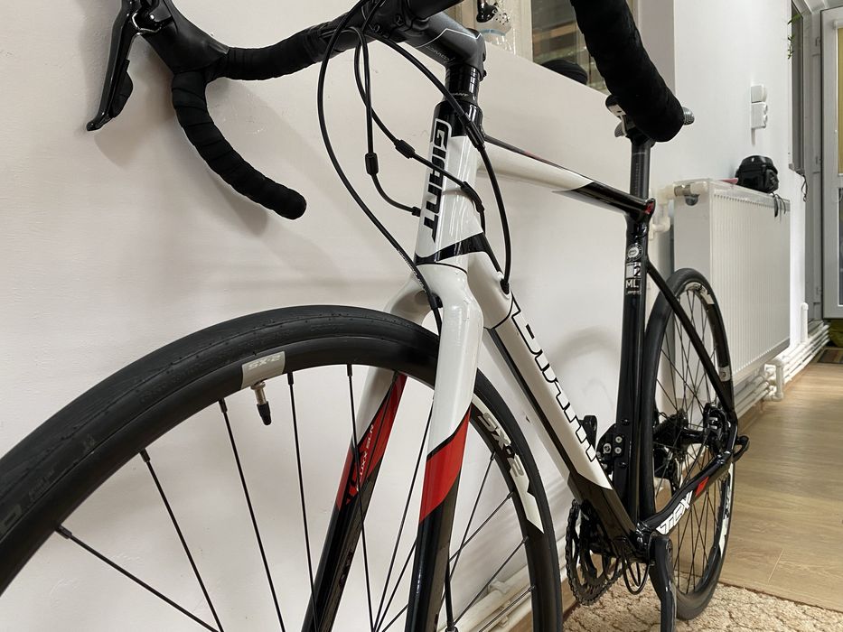 Bicicleta cursiera carbon ML Giant roți 29 impecabila 2x11 viteze