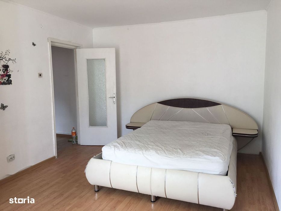 2 Camere,etaj 1,Centru-Petru Rares