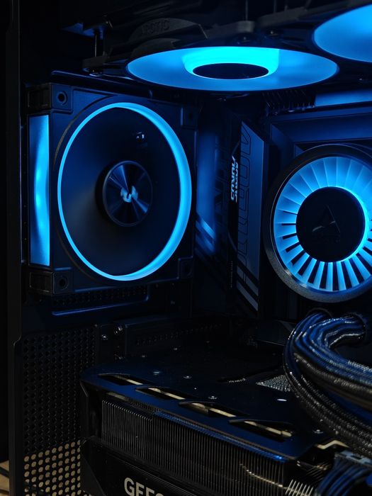 Ryzen 7800x3d/RTX 5070TI 16g/DDR5 32/Ssd 1T