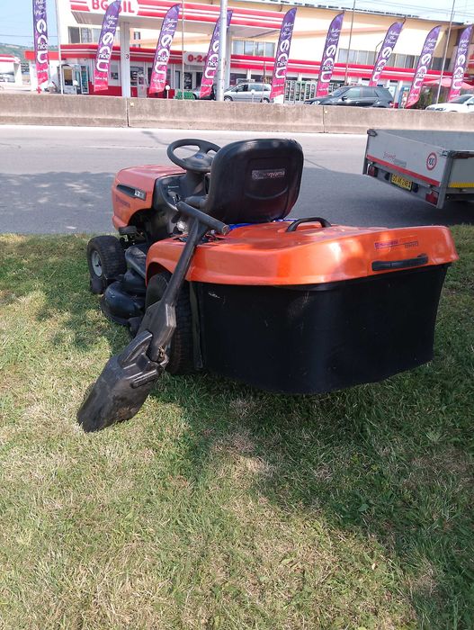 Продава се Husqvarna CTH172