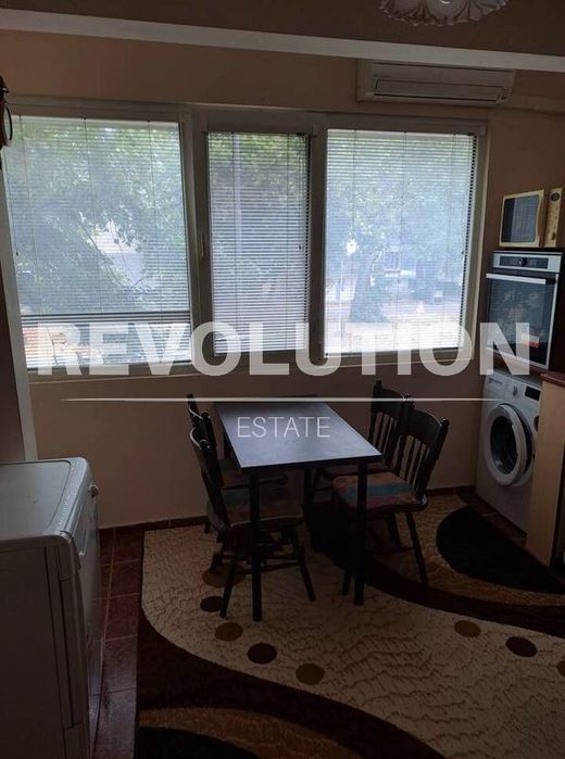 Дава се под наем Двустаен апартамент в Варна, Левски - 63 кв.м за 400 € - Снимка #1