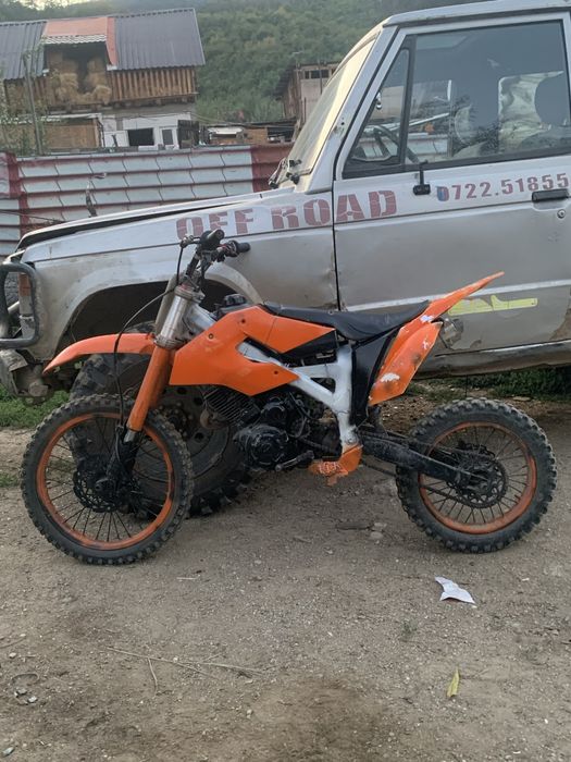 De vanzare cross 150cc