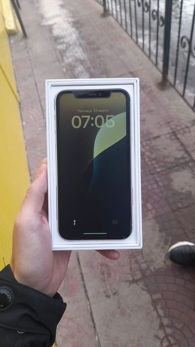 Айфон 11 срочно 60к торг