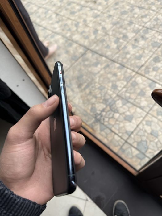 Iphone 11 pro max sotiladi yoki obmen