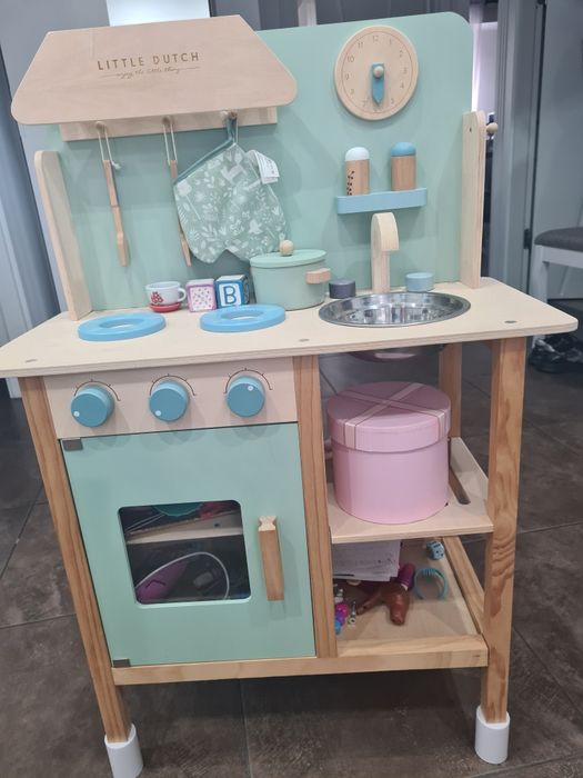 Vand bucatarie din lemn copil