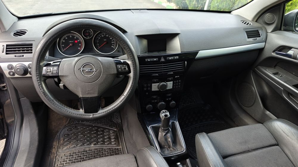 Opel Astra H GTC
