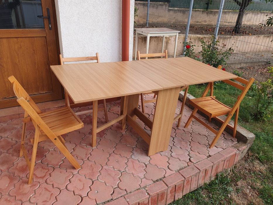 Masă pliabila, scaune lemn sau tapițate