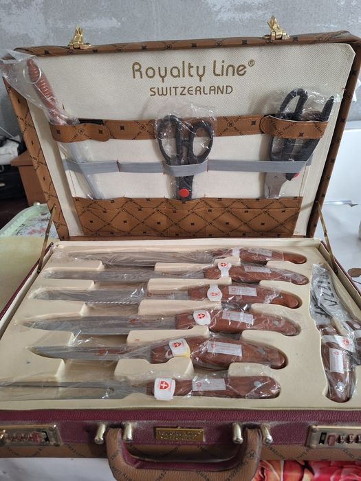 Set Cuțite cu furculițe si foarfeci cu valiză