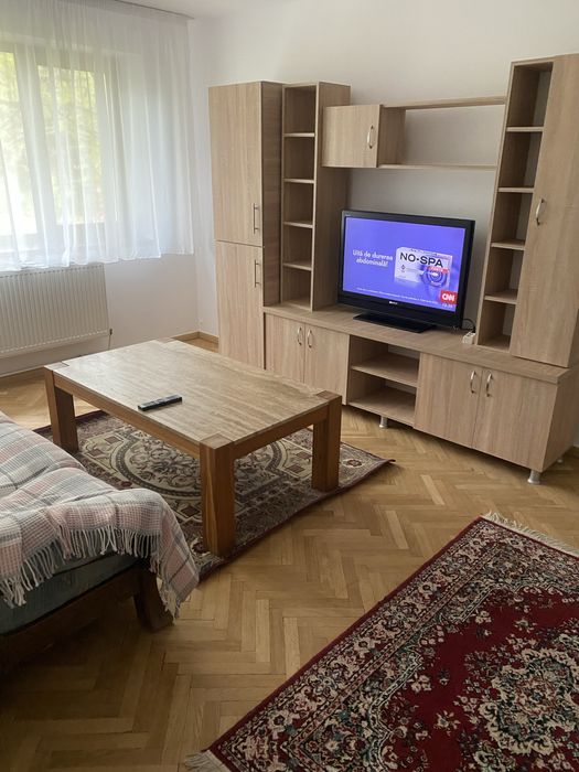 inchiriez apartament 3 camere Piata Unirii - bloc Gulliver