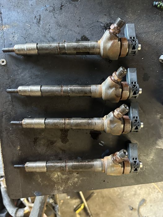 Injector,injectoare vw golf 7,skoda,seat 1.6tdi\2015,COD,04L130277G
