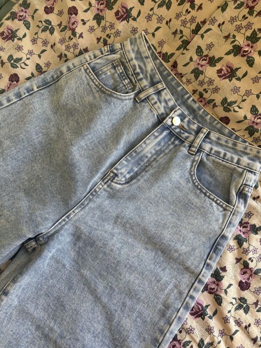 джинсы женские голубые