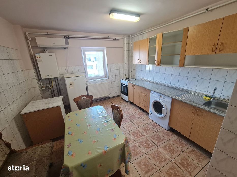 Inchiriez ap. 2 camere Decomandat Pe Bulevard Centrala,Clima.