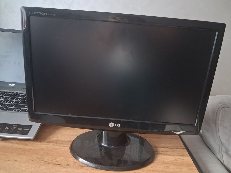 Продаются мониторы-2 шт