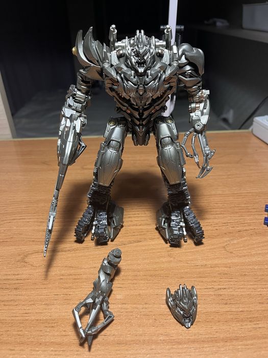 Мегатрон, Игрушка Трансформер.