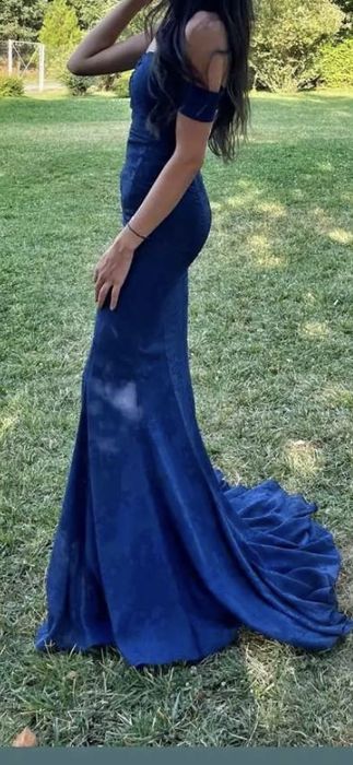 Тъмносиня рокля тип „Русалка“