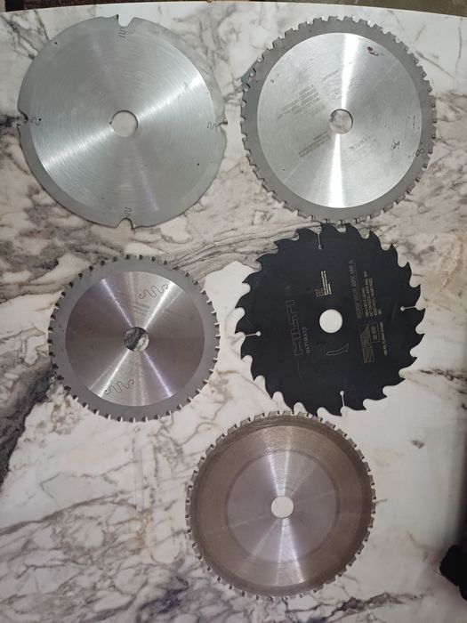 Vând disc pentru fierăstraie circulare pentru oțel.Marimi diferite.