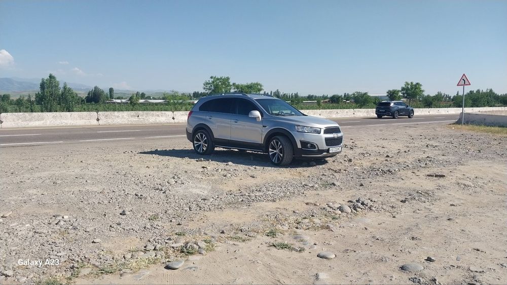 Asalomu alekum kaptiva 1 dan 3 klingan moshina zor xolata 320000 km!