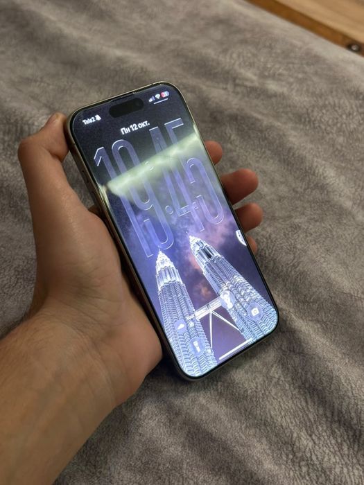 Продам Iphone 15pro