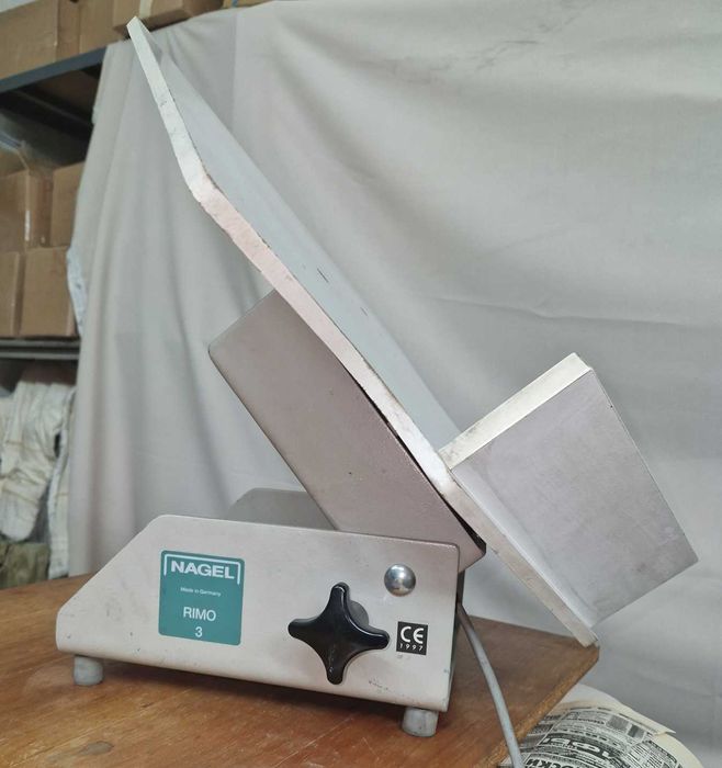 Компактный вибростолик для полиграфии