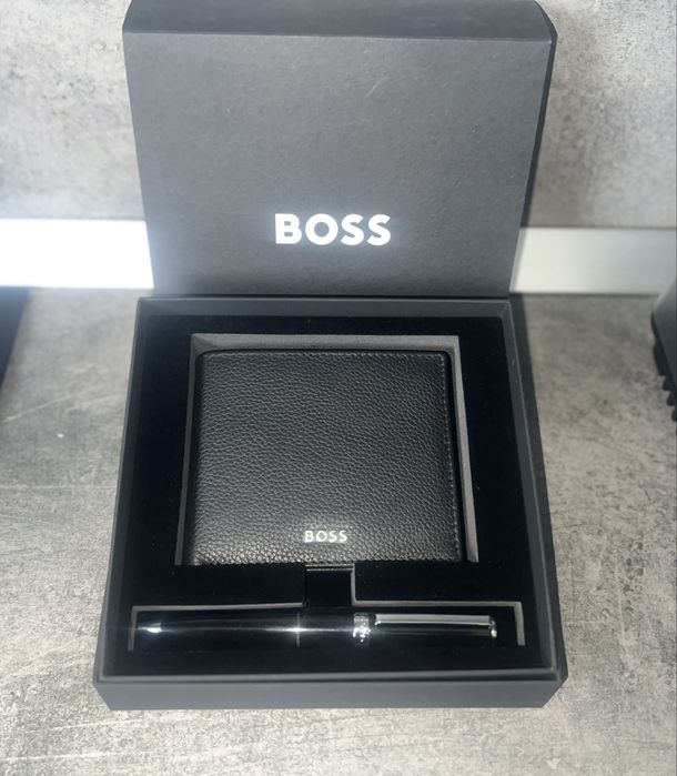 Комплект HUGO BOSS - Classic , химикалка и портфейл