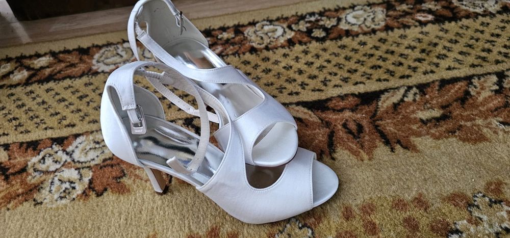 pantofi eleganți