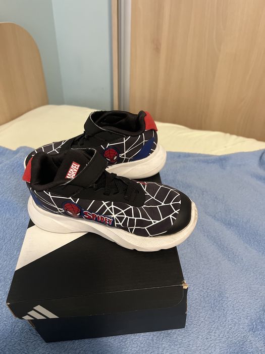 Маратонки ADIDAS MARVEL SPIDERMAN 27 номер за момче