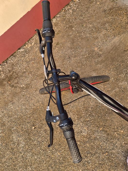 Bicicleta cu suspensie