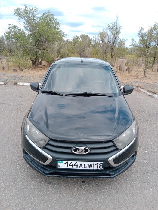 Машина Лада гранта