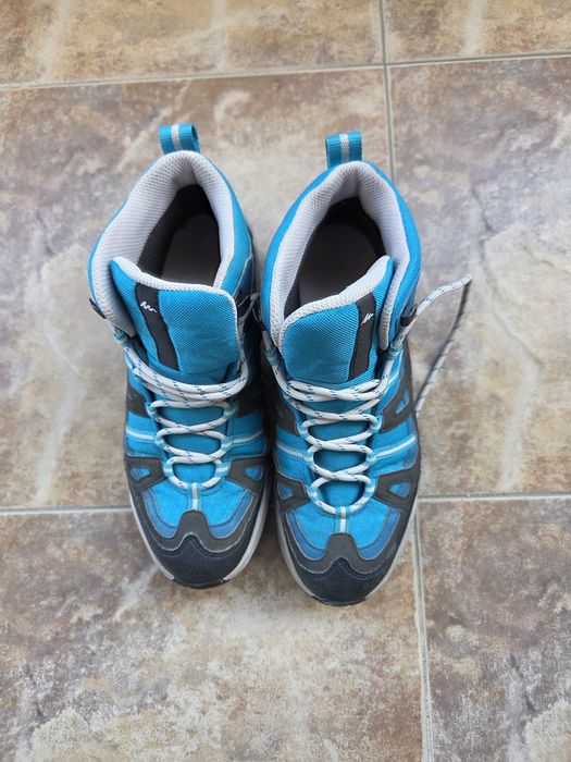 Дамски туристически обувки Quechua