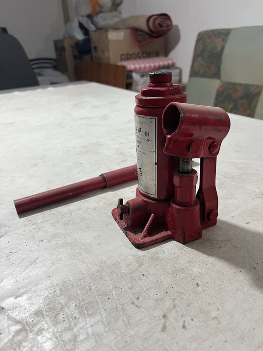 Домкрат гидровлический 3 т