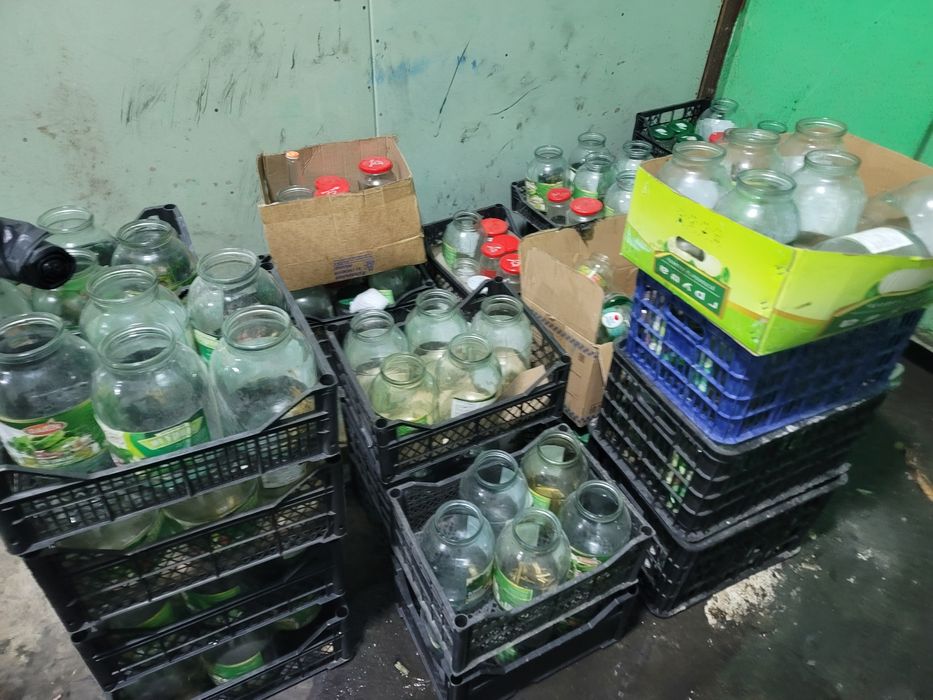 Банки и канистор продам