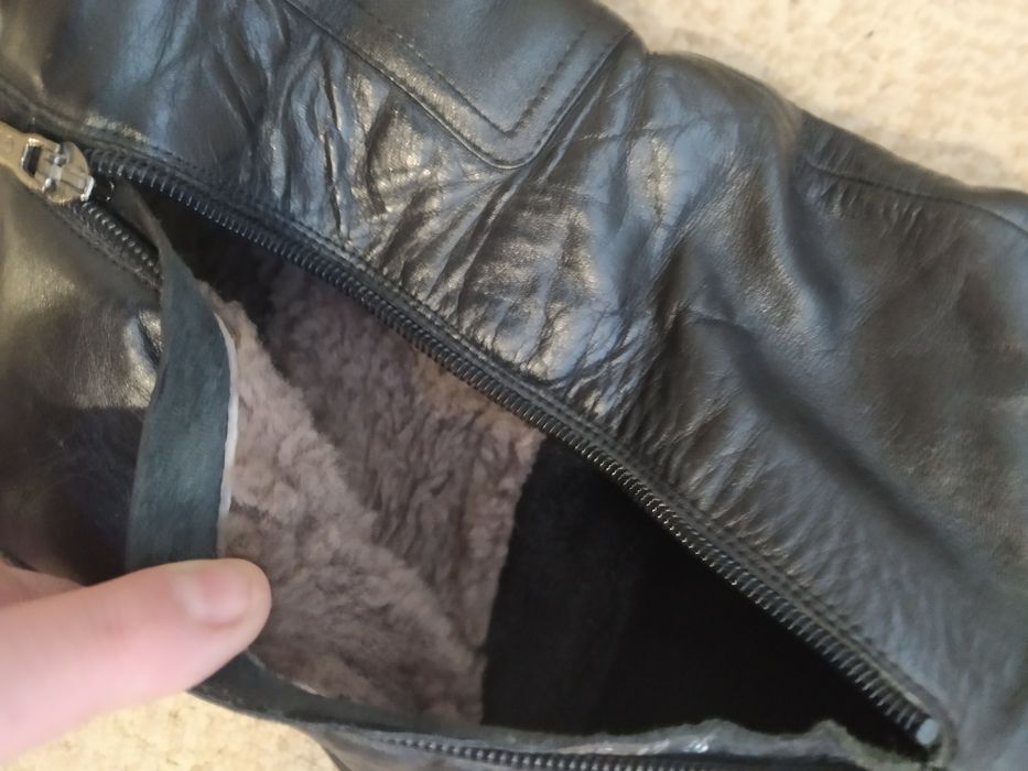 Продам зимние кожаные сапоги