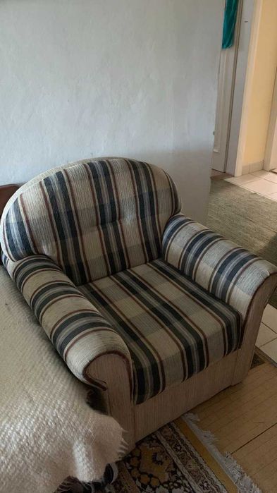 Coltar mare si fotoliu