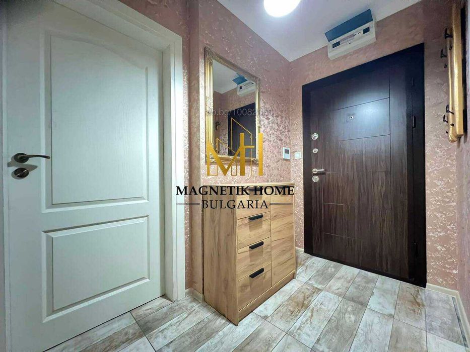 Дава се под наем Тристаен апартамент в Бургас, Център - 105 кв.м за 918 € - Снимка #2