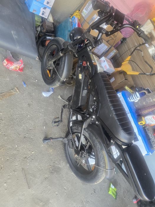 Bicicleta v20 electrică