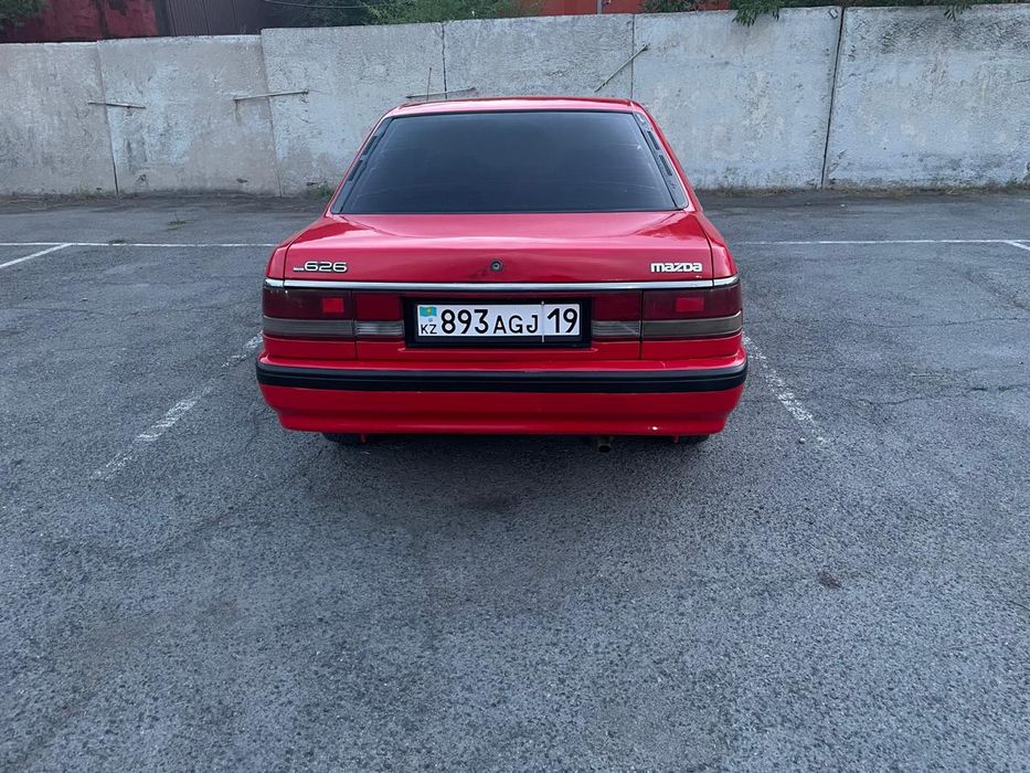 Продам машину Мазда 626
