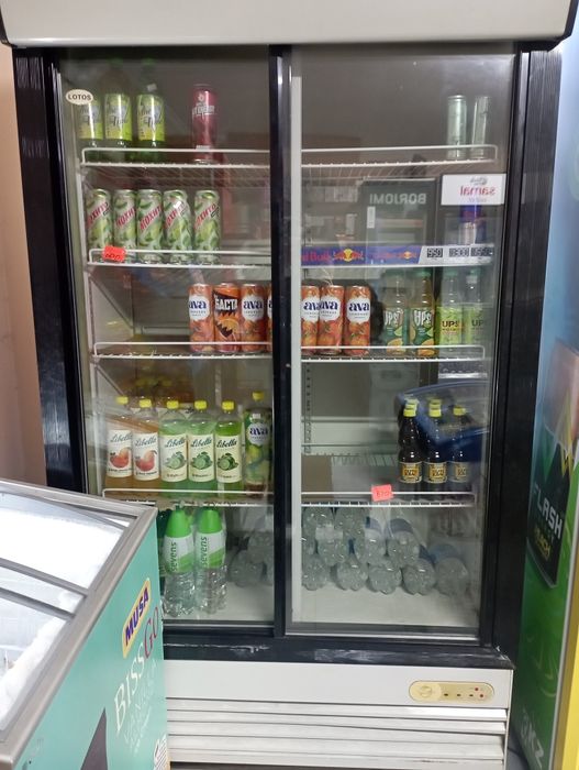 Продам холодильник 250000