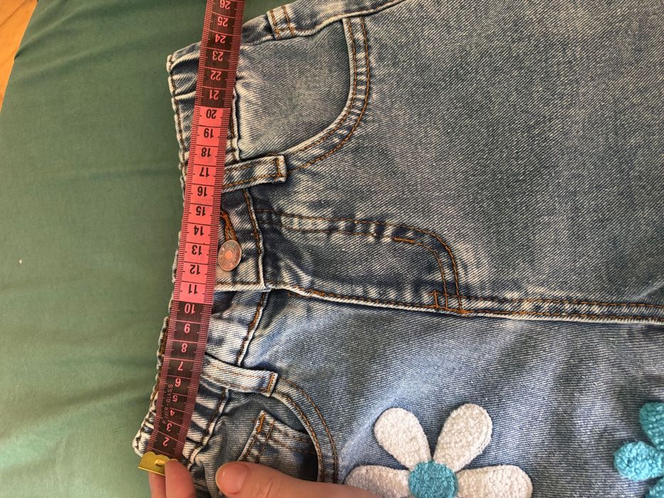 Дънки за момиче с бродерия