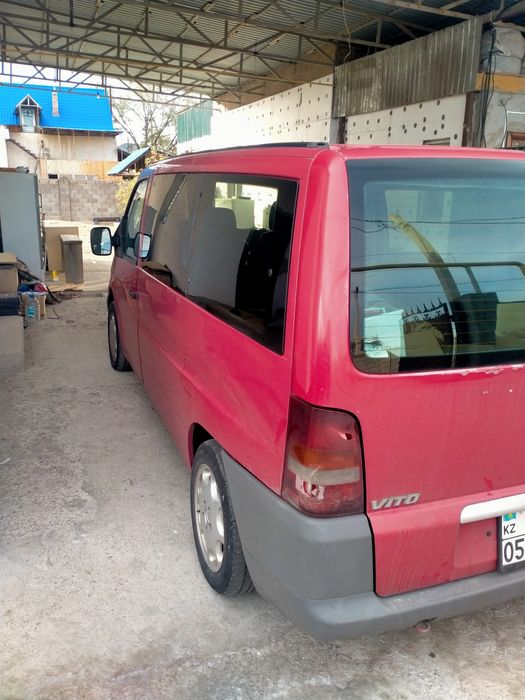 Мерседес    Вито
