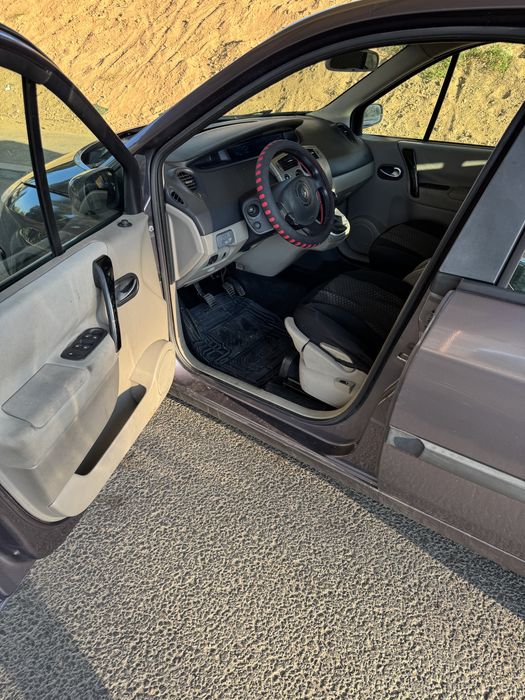 Vând Renault scenic 1.5 DCI  2006