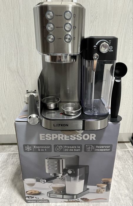 Espressor manual garantie August 2027