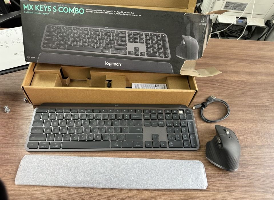 Logitech mx keys s combo