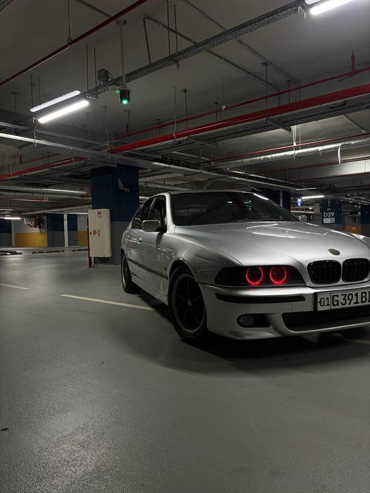 BMW E39 3 литра 1996 год