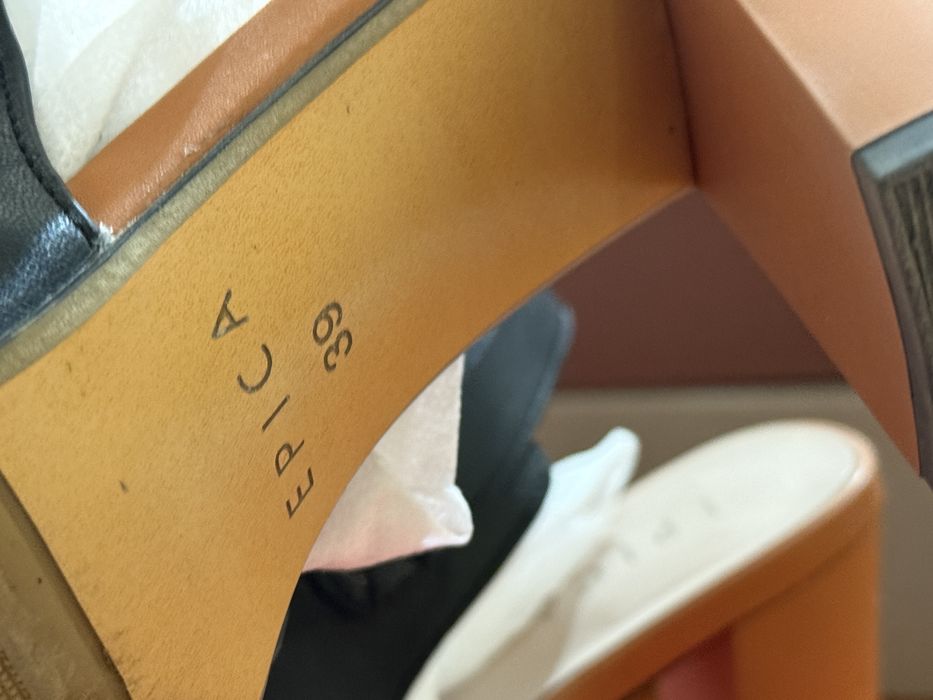 Sandale Epica aproape noi