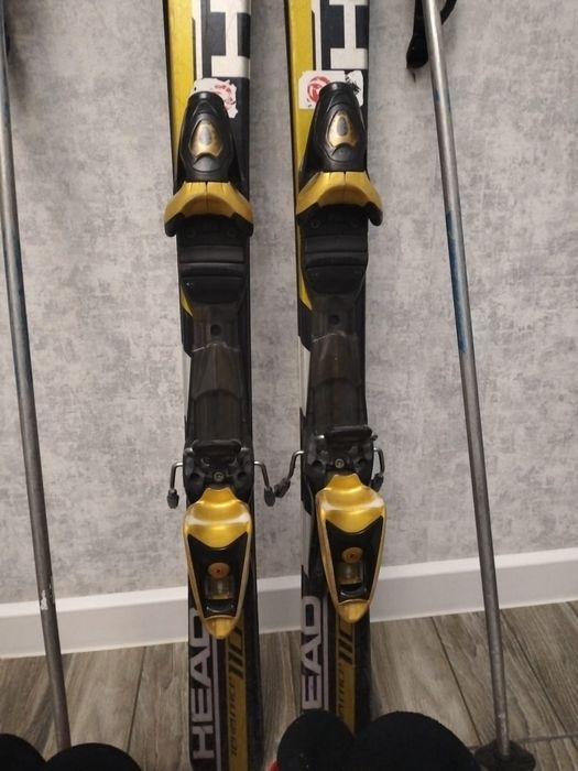 Лыжи и ботинки, горнолыжный