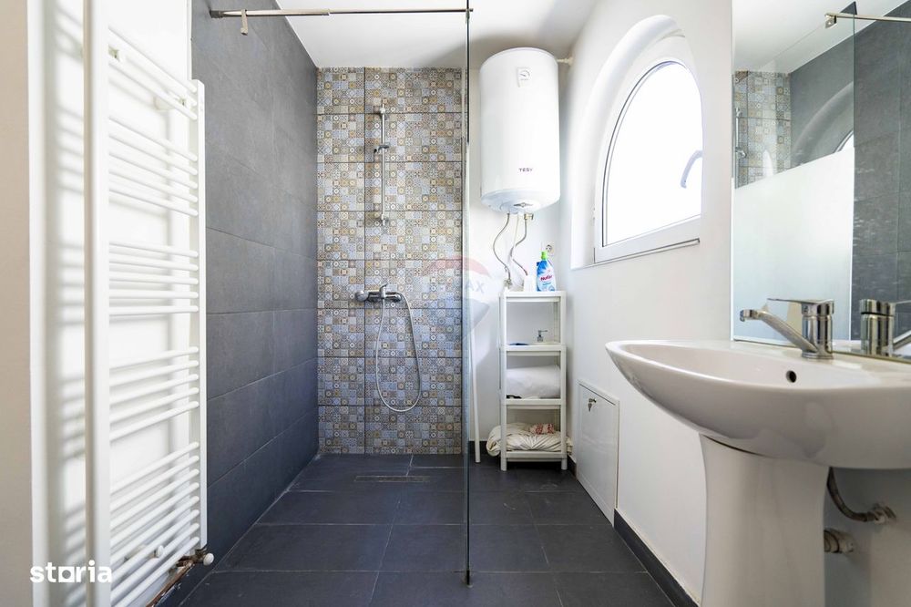 De vânzare casă cu 6 camere, ultracentral – str. Moscovei